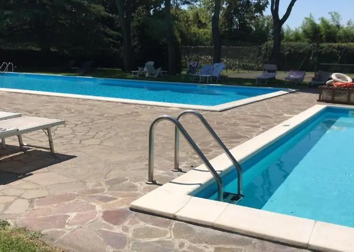 White House بيت للعطل *