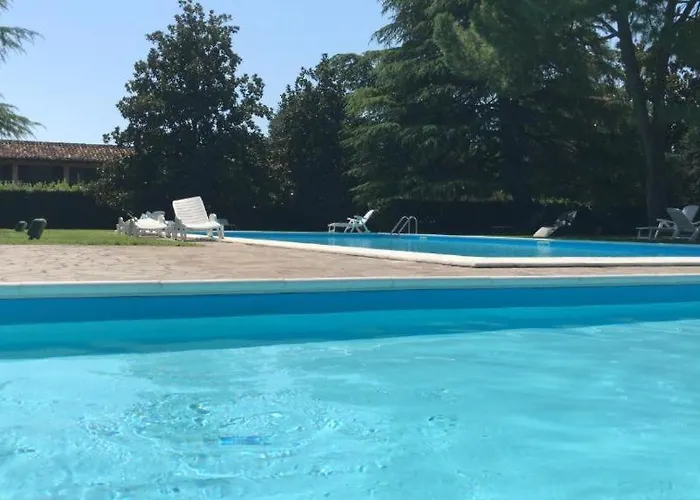 White House بريشا